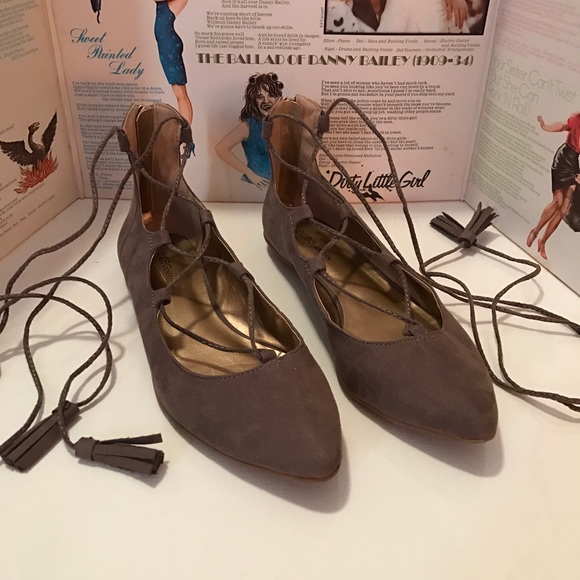 BCBGeneration Shoes - BCBGeneration Gilly Faux Suede Lace Up Flat Size 6